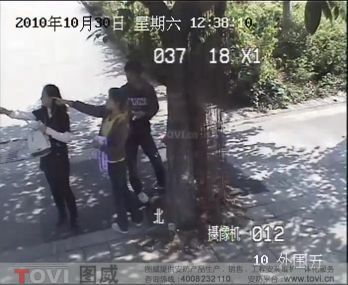 D1效果-廣州大學城室外通道安保視頻監(jiān)控錄像演示